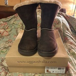 UGG Bailey Button boots